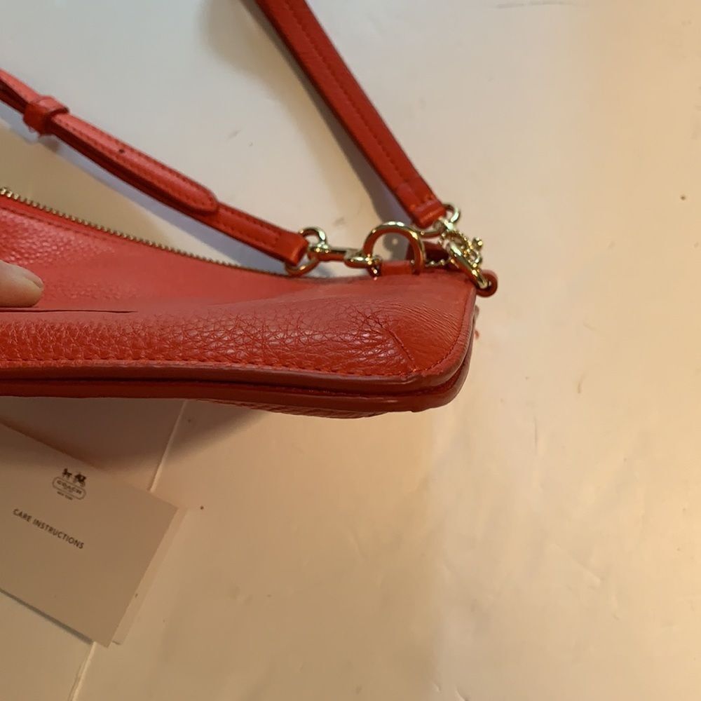 Coach Pebbled cardinal leather crossbody bag - Picture 10 of 10